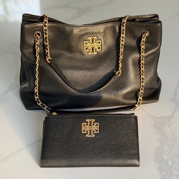 Tory Burch Britten Handbag + Britten Wallet SET in Black/gold - Picture 2 of 16
